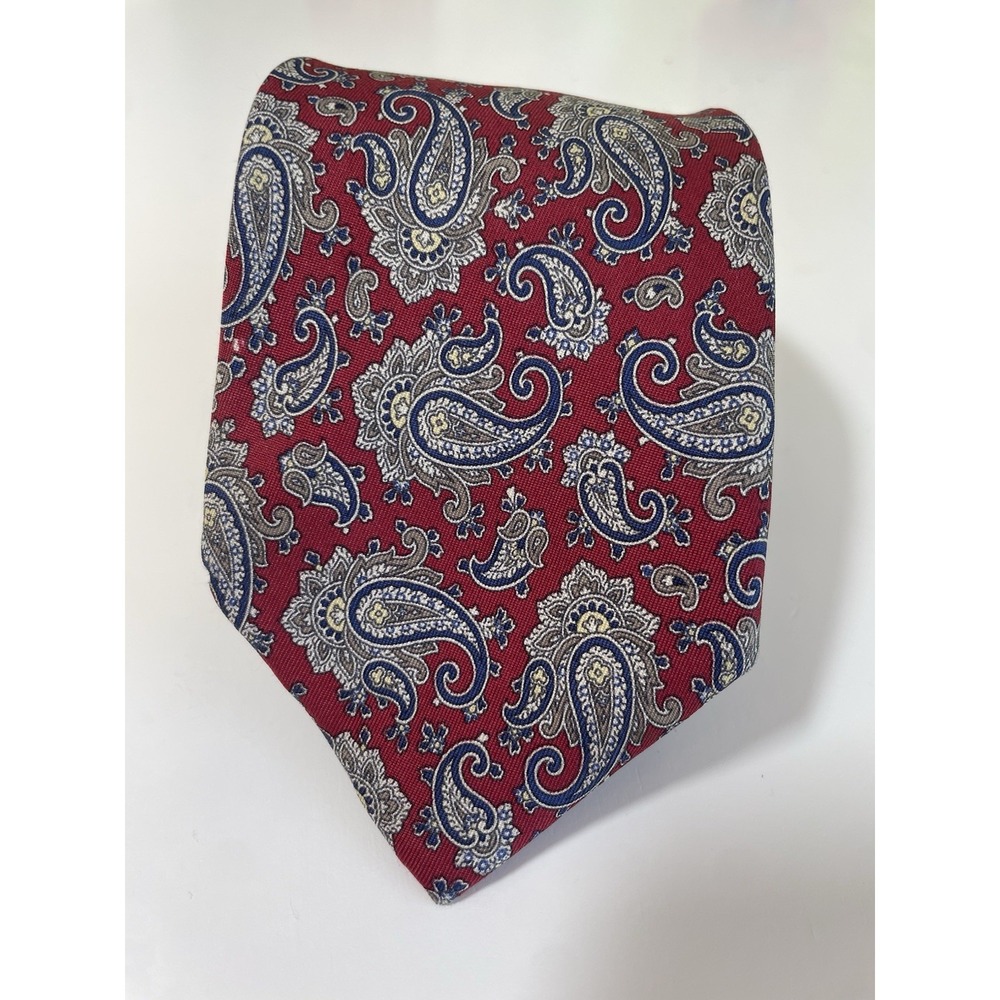 Saks Fifth Avenue Red Paisley Silk Tie 3"‎ Made In USA